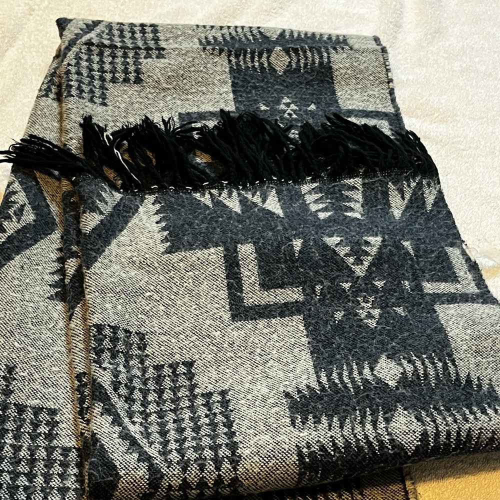 Thick soft scarf